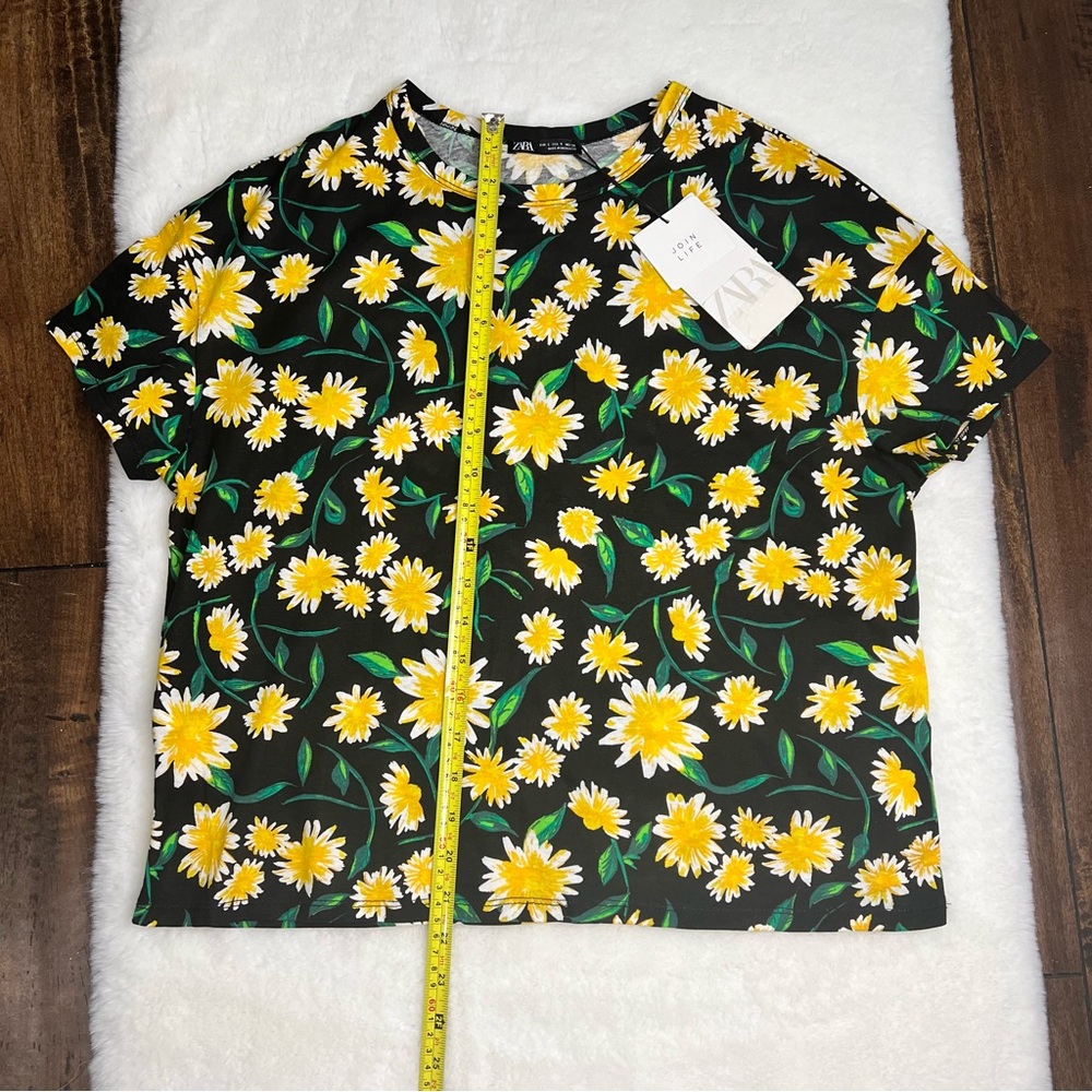 NWT Zara Black Yellow Daisy Floral Print Top Size Small - Picture 9 of 9